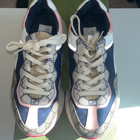 ๐๐๐Women's GG Rhyton sneaker - Picture 2 of 13